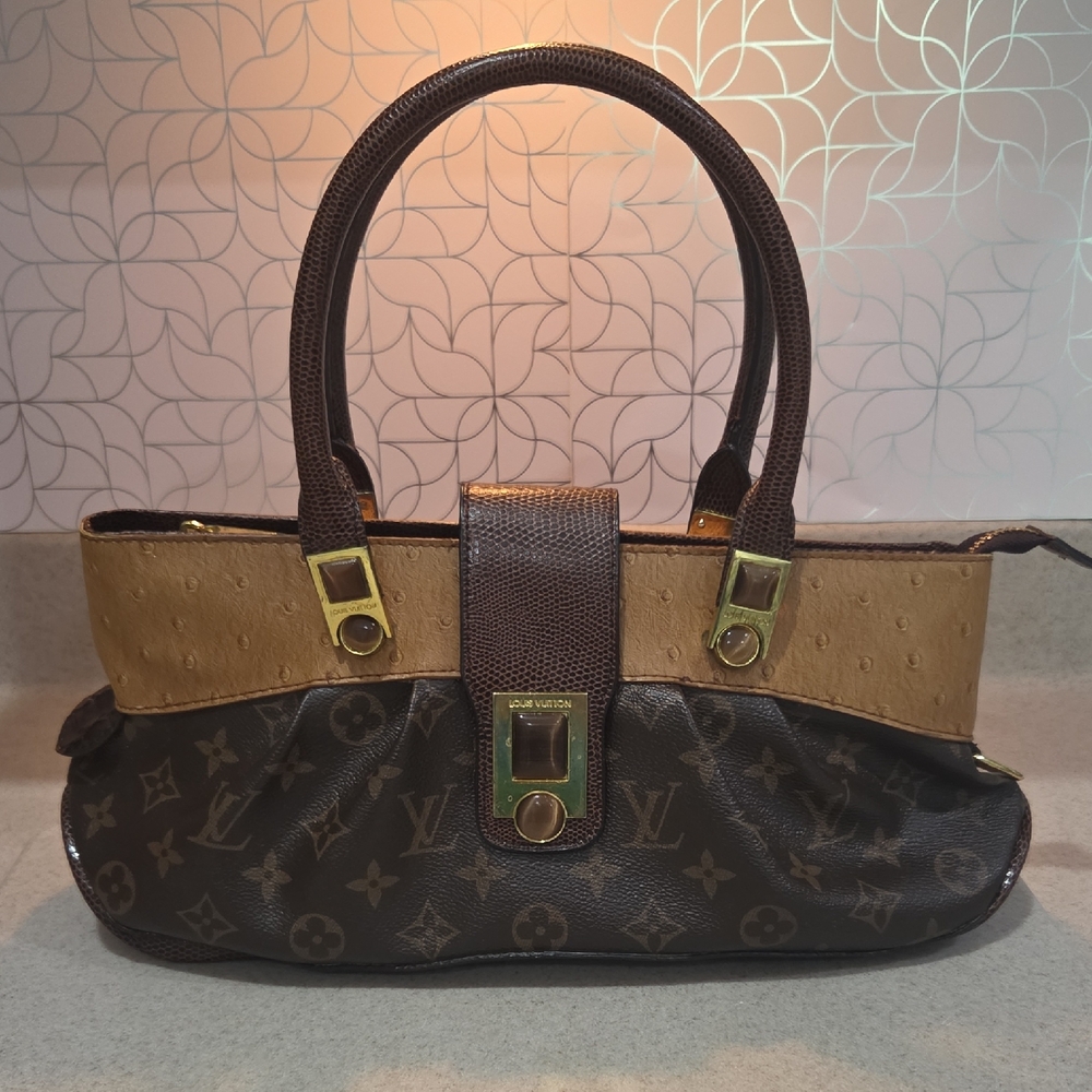 Louis Vuitton Like  Black and Tan Shoulder Bag